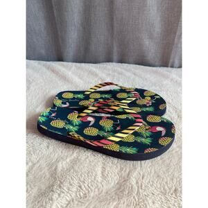 Vera Bradley Tropical Pineapple & Toucan Navy Boue Flip Flops Size 7/8